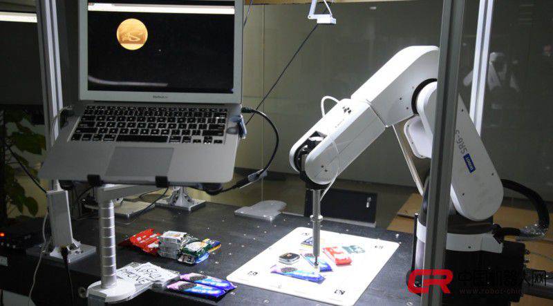 DOBOT：輕量型全感知工業機器人 補齊傳統工業機器人短板