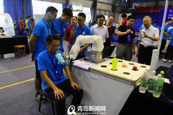 山東科技大學學生做出喂水取藥機器人 將參加世界大賽