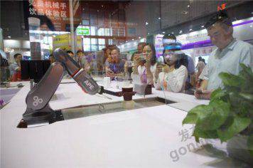 艾派科技AGV工博會新亮相，智能無人搬運解決方案