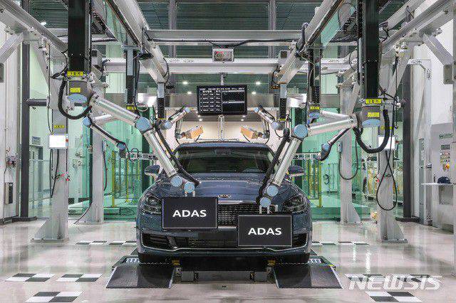 現代起亞汽車利用協作機器人開發檢測汽車電氣系統的檢測系統