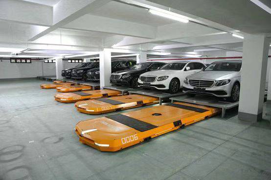 機器人泊車來了