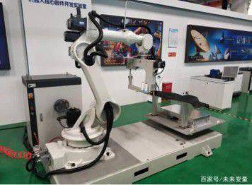 重大突破！國內首個3D縫紉機器人，它到底牛在什么地方？