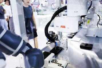 ABB全新倒裝SCARA機器人大幅提升柔性
